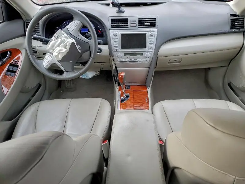 2010 TOYOTA CAMRY SE  