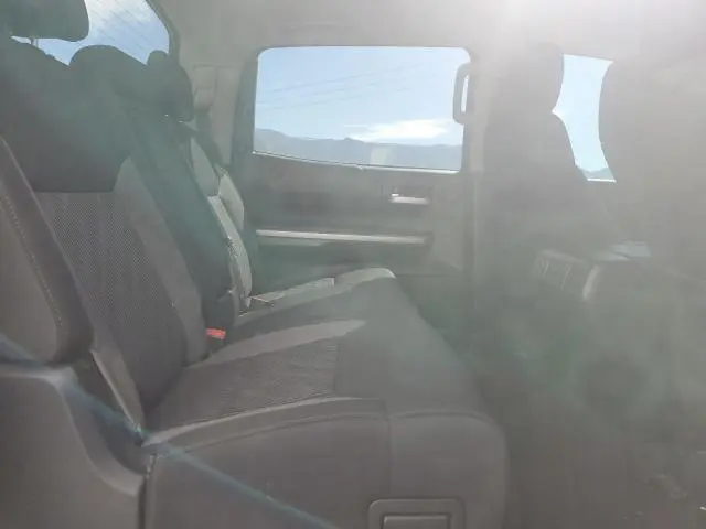 2017 TOYOTA TUNDRA CREWMAX SR5