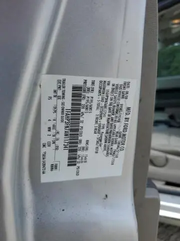 2010 FORD FOCUS SE  