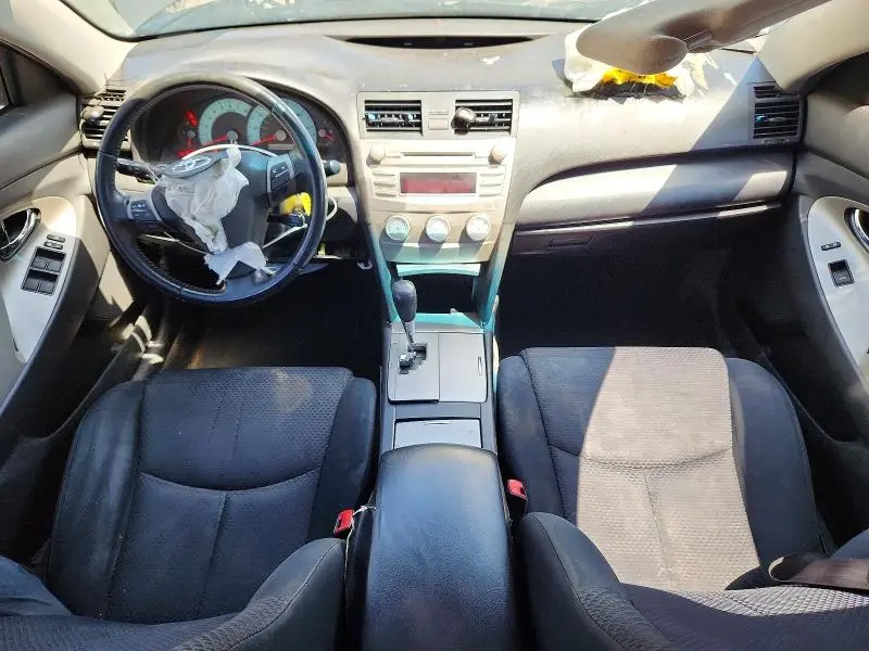 2011 TOYOTA CAMRY SE  