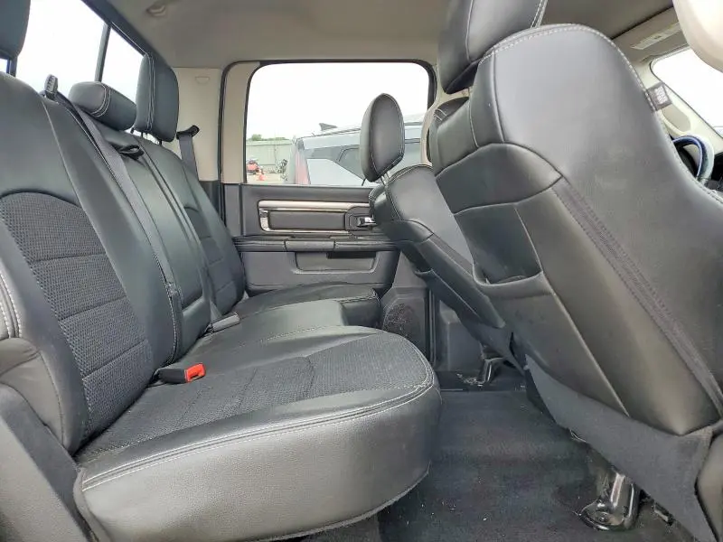 2013 RAM 1500 SLT  