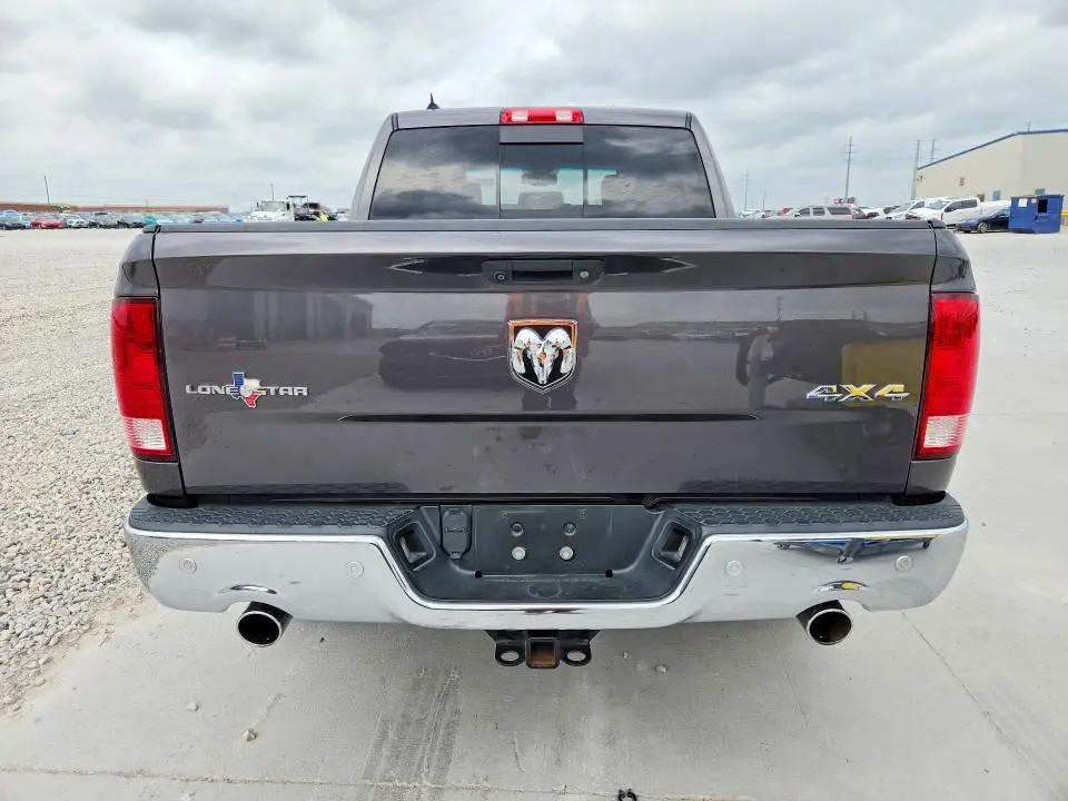 2018 RAM 1500 SLT  