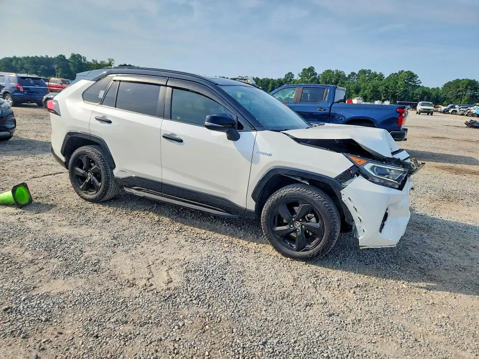 2020 TOYOTA RAV4 XSE  