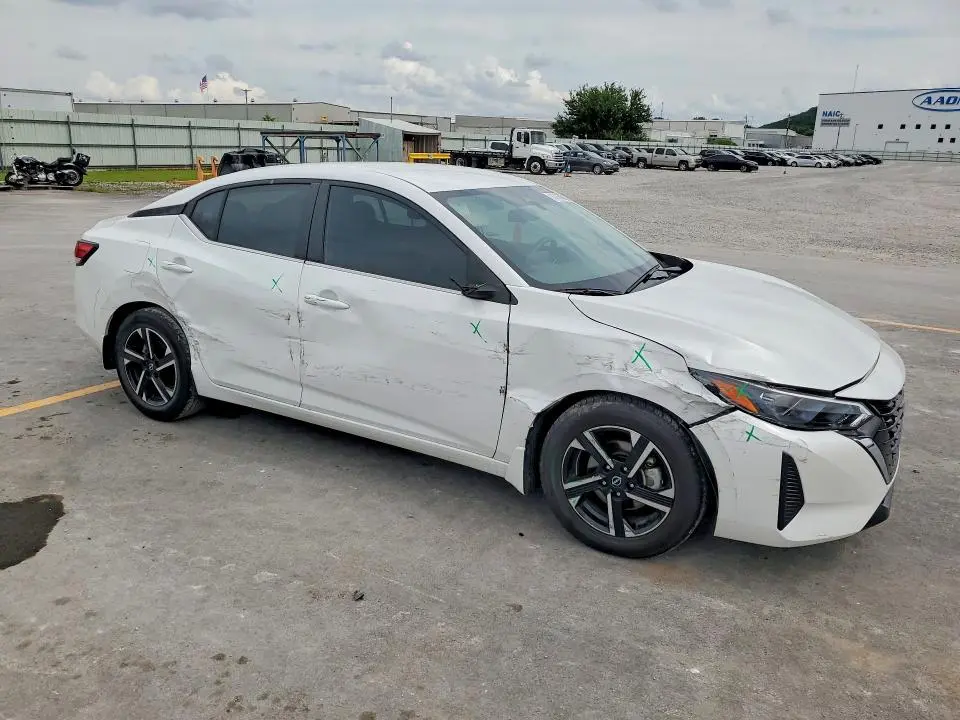 2024 NISSAN SENTRA SV  