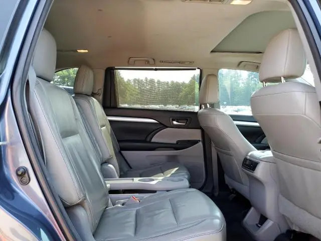 2016 TOYOTA HIGHLANDER XLE  