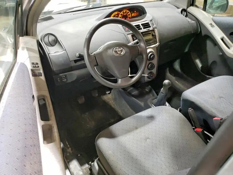 2010 TOYOTA YARIS BASE  