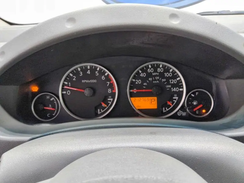 2010 NISSAN FRONTIER SE V6  