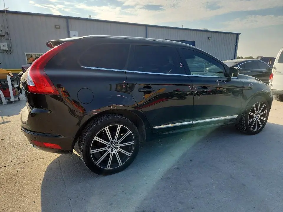2015 VOLVO XC60 T5 PLATINUM  