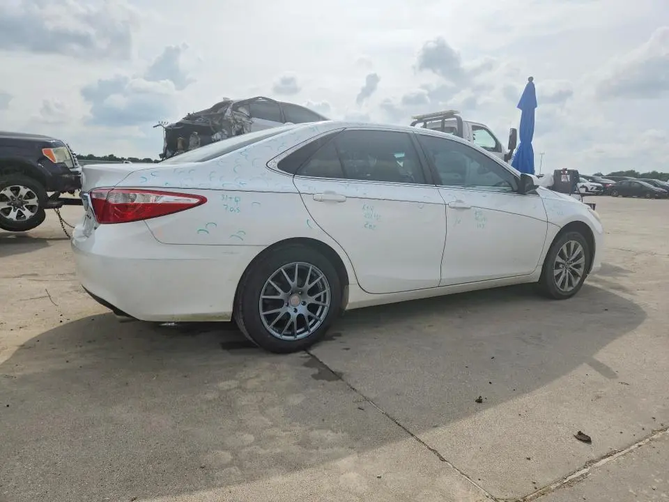2017 TOYOTA CAMRY XLE  