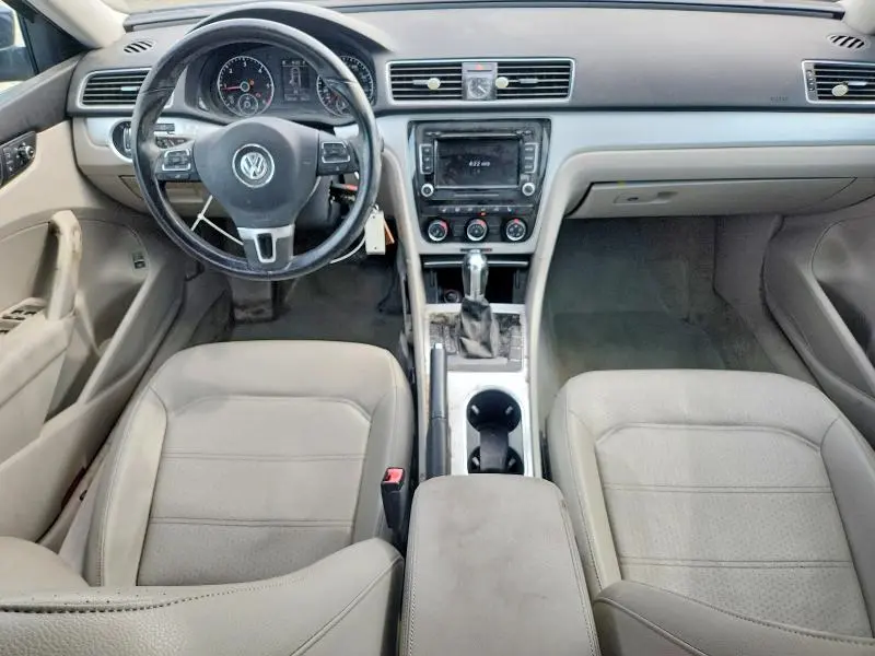 2013 VOLKSWAGEN PASSAT SE  