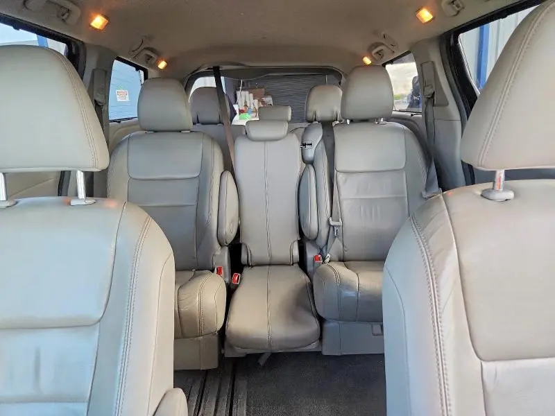 2015 TOYOTA SIENNA XLE 8-PASSENGER  