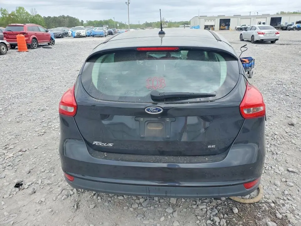 2015 FORD FOCUS SE  