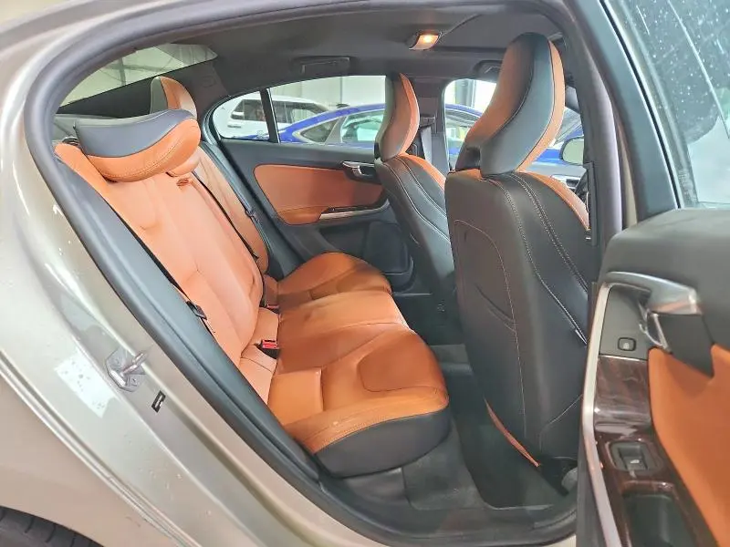 2015 VOLVO S60 PLATINUM  