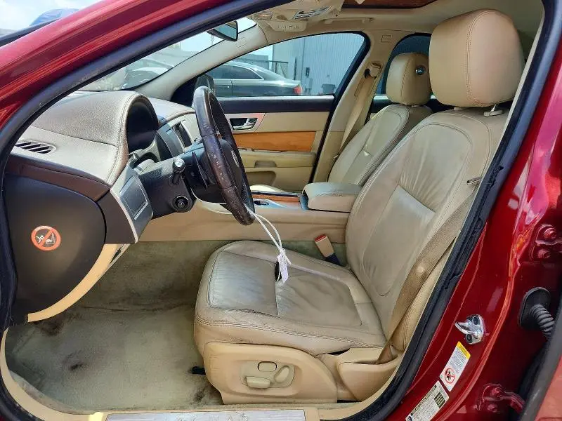 2010 JAGUAR XF LUXURY  