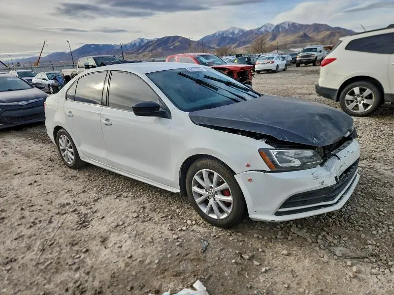 2016 VOLKSWAGEN JETTA SPORT  