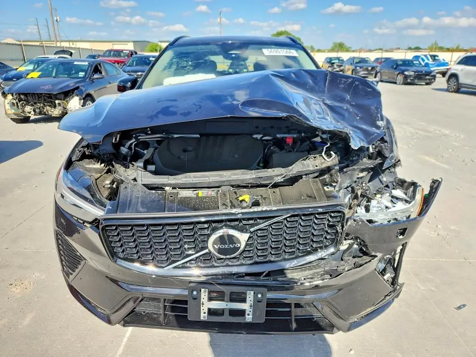 2025 VOLVO XC60 CORE  