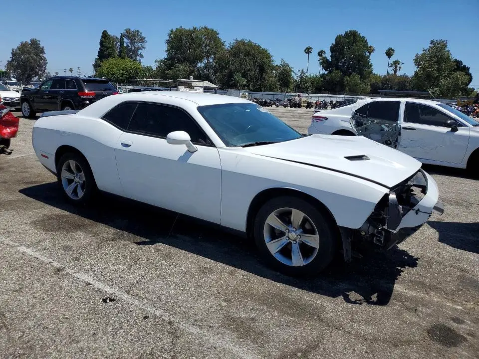 2015 DODGE CHALLENGER SXT  