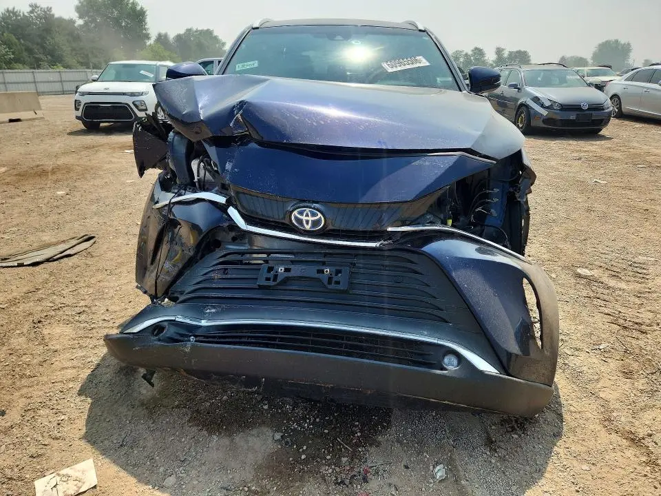 2023 TOYOTA VENZA XLE  