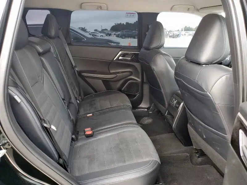 2022 MITSUBISHI OUTLANDER SE  
