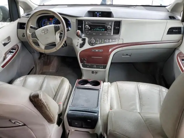 2012 TOYOTA SIENNA XLE  