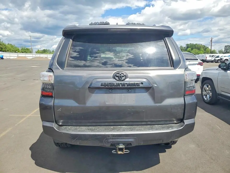 2015 TOYOTA 4RUNNER SR5  