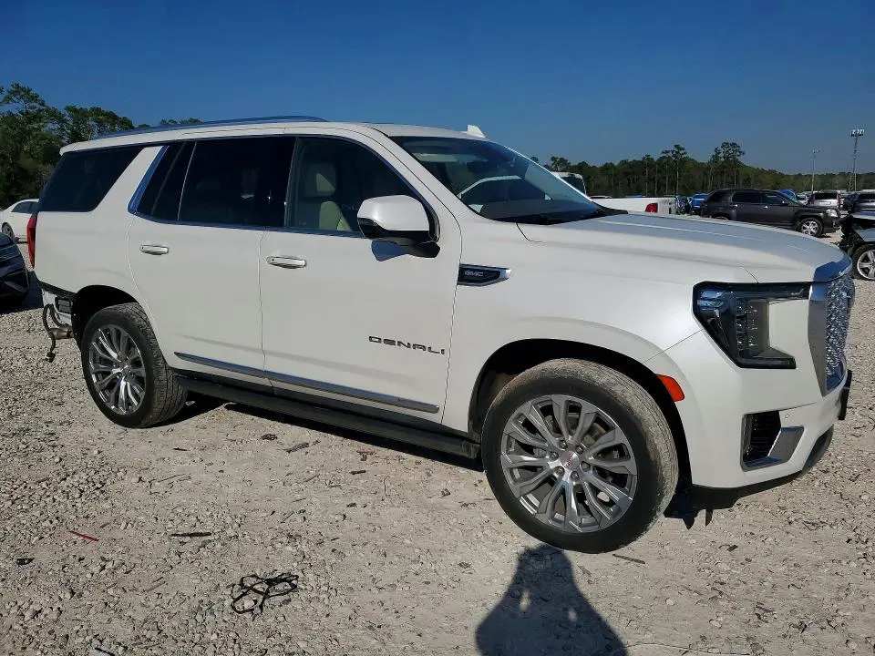 2022 GMC YUKON   
