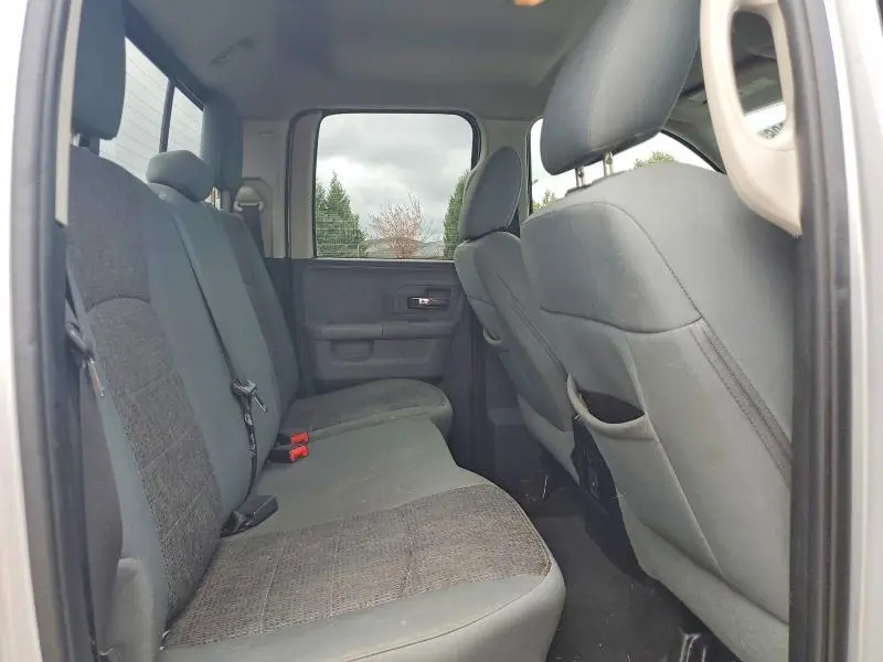 2016 RAM 1500 SLT  