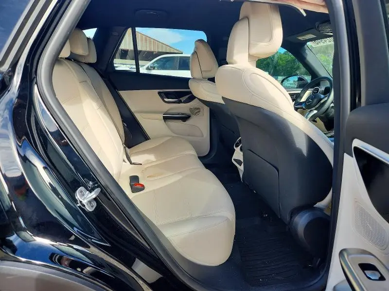 2026 MERCEDES-BENZ GLC 300  
