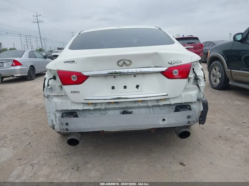 2015 INFINITI Q50  