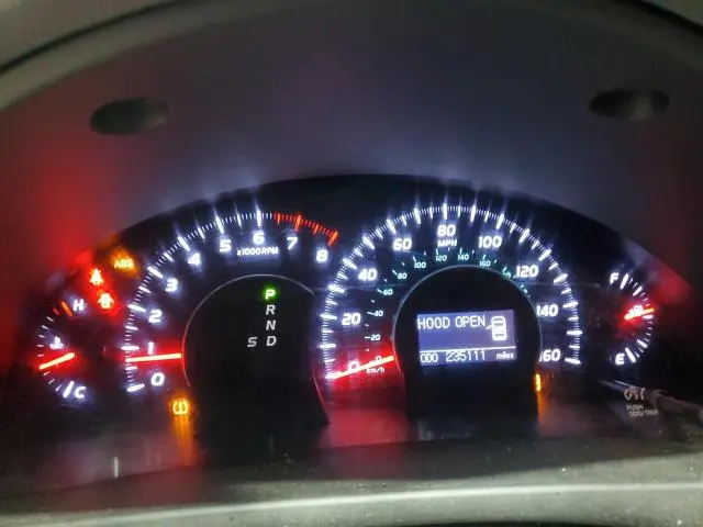 2011 TOYOTA CAMRY SE  