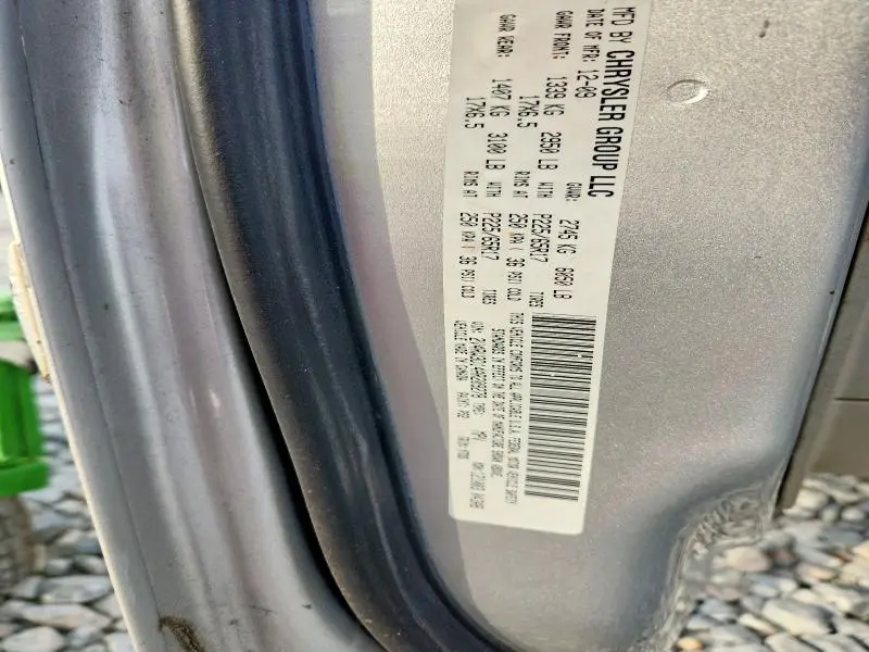 2010 VOLKSWAGEN ROUTAN SE  