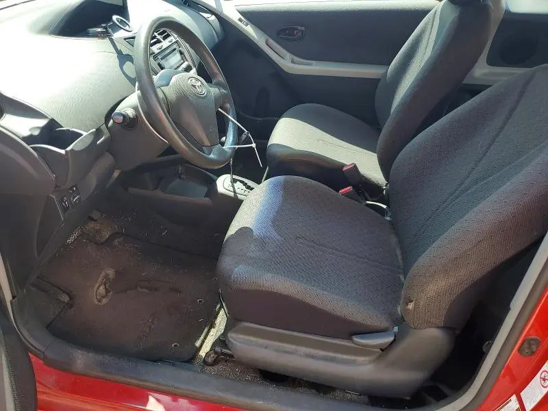 2010 TOYOTA YARIS BASE  