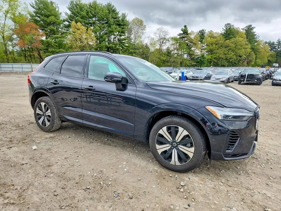 2025 VOLVO XC60 PLUS  