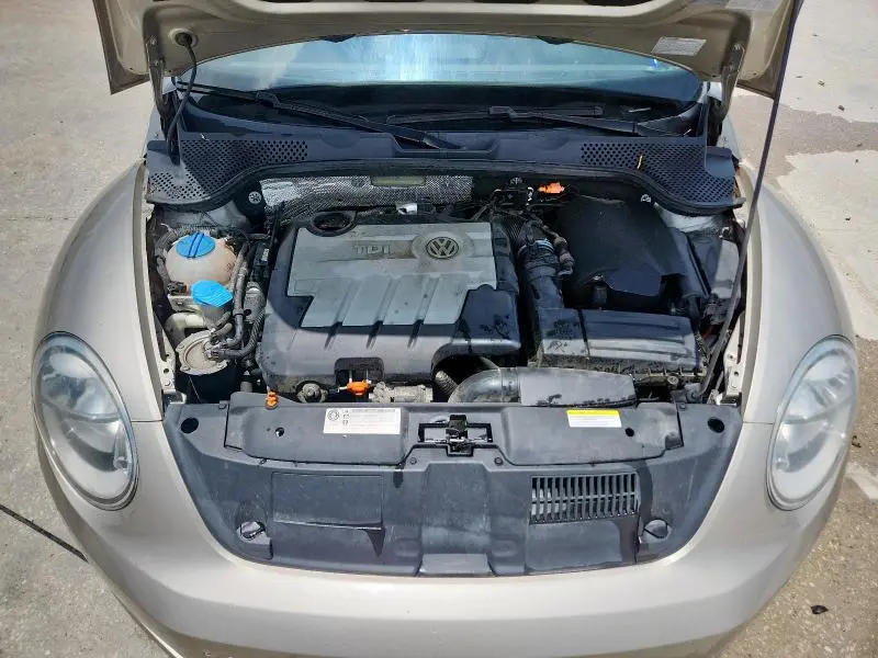 2013 VOLKSWAGEN BEETLE   