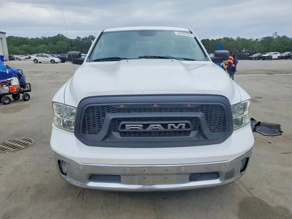 2015 RAM 1500 SLT  
