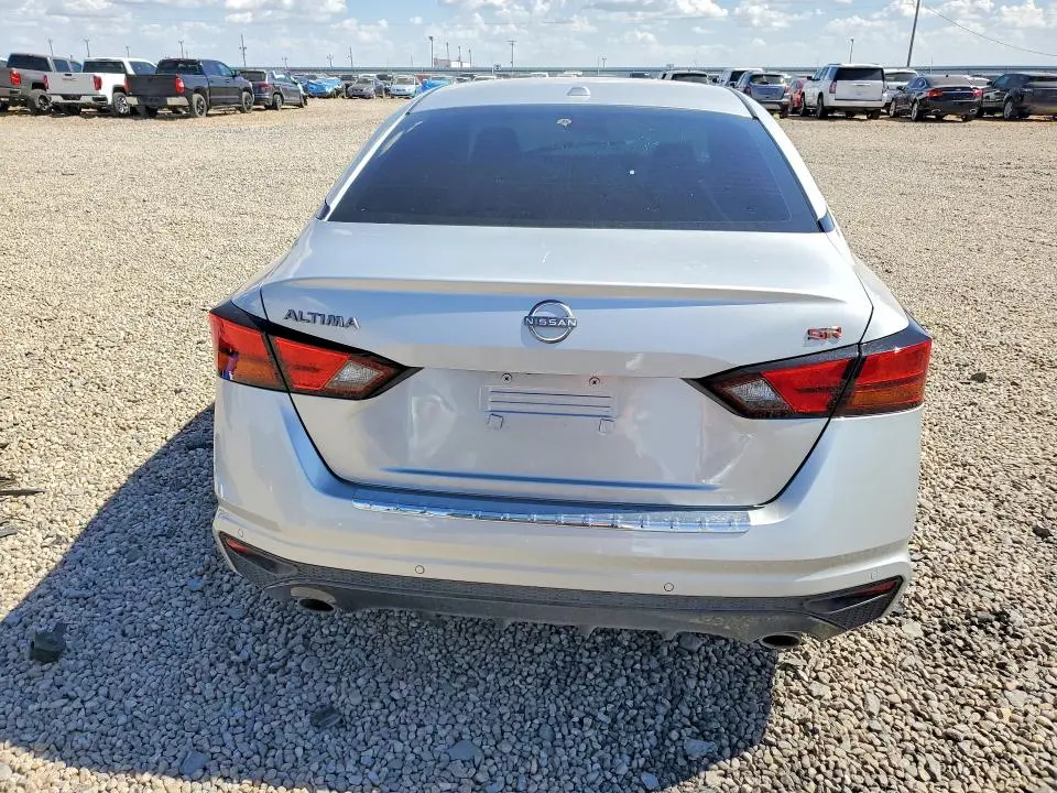 2023 NISSAN ALTIMA SR  