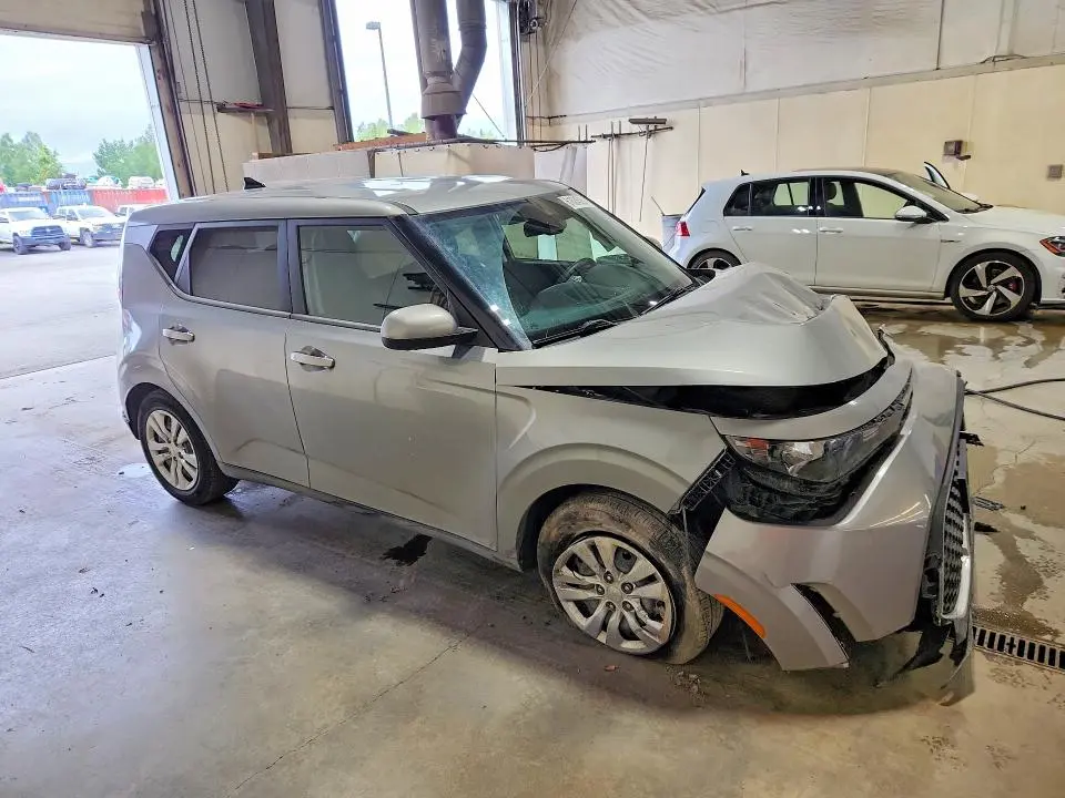 2023 KIA SOUL LX  
