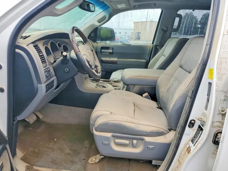 2010 TOYOTA SEQUOIA PLATINUM  