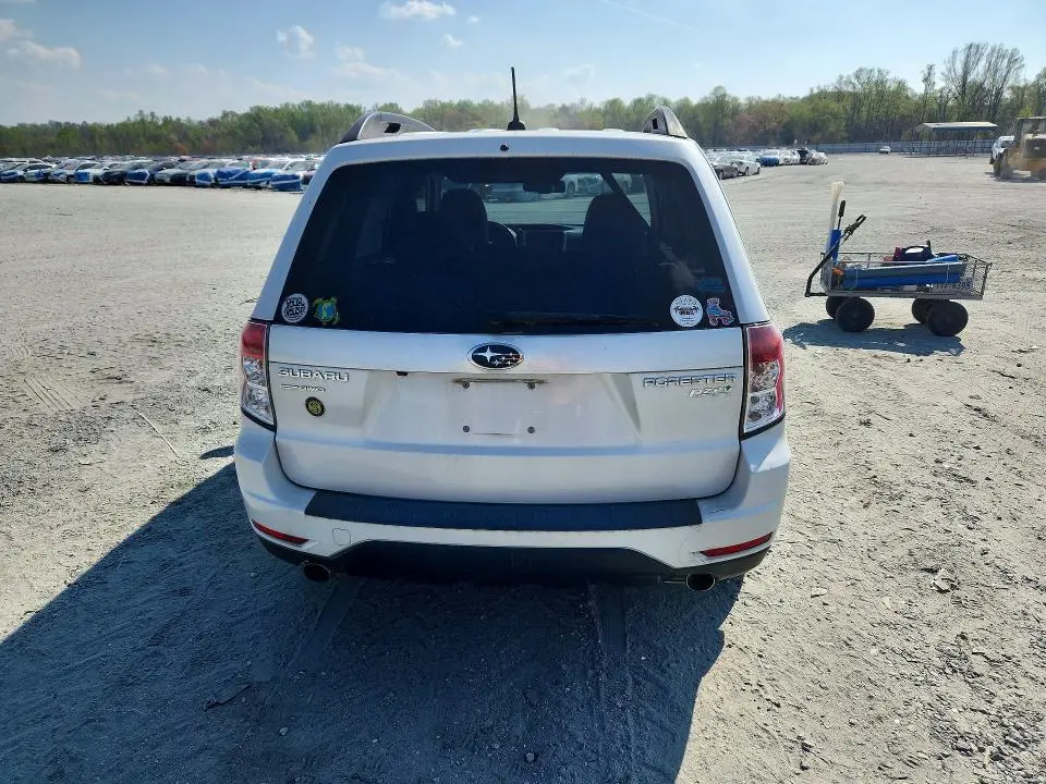 2011 SUBARU FORESTER LIMITED  
