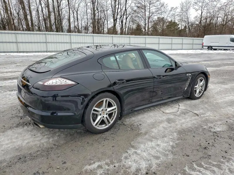 2013 PORSCHE PANAMERA 2  