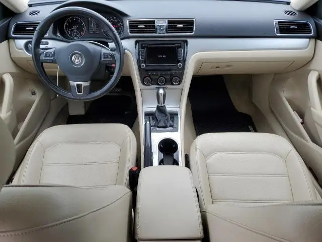 2013 VOLKSWAGEN PASSAT SE  