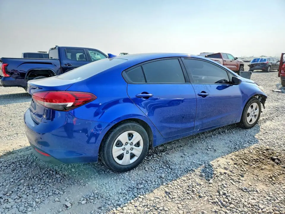 2017 KIA FORTE LX  