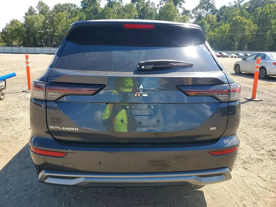 2025 MITSUBISHI OUTLANDER SE  