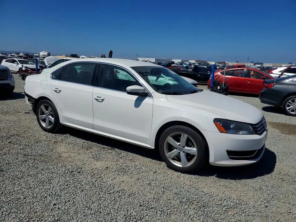 2014 VOLKSWAGEN PASSAT SE  