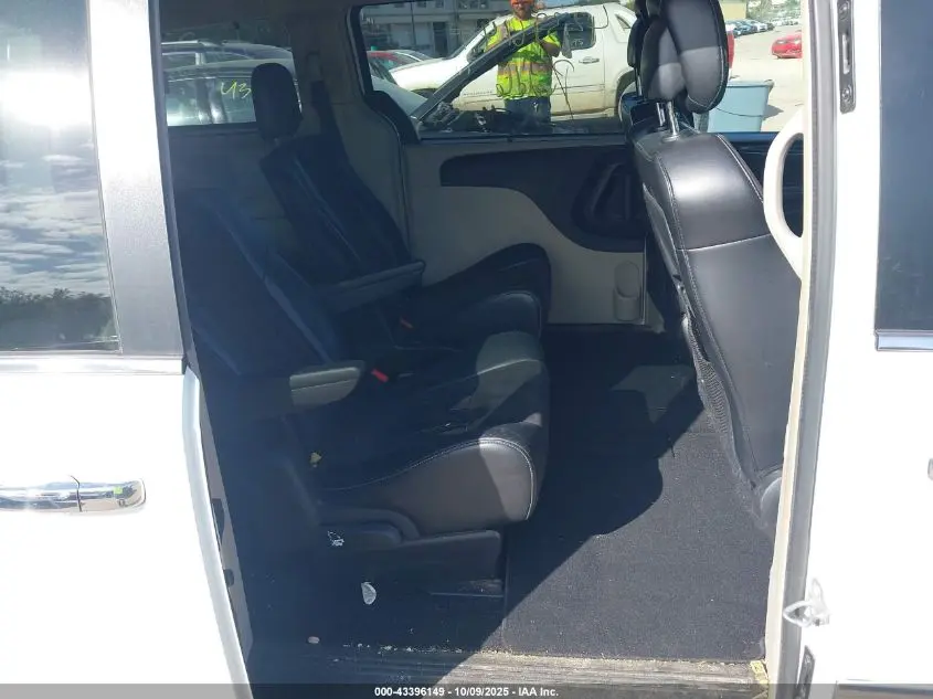 2015 CHRYSLER TOWN & COUNTRY PREMIUM