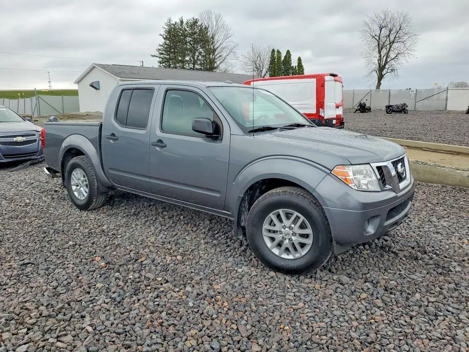 2017 NISSAN FRONTIER SV  