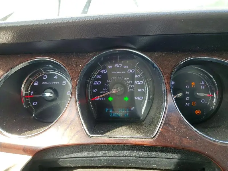 2011 FORD TAURUS SEL  