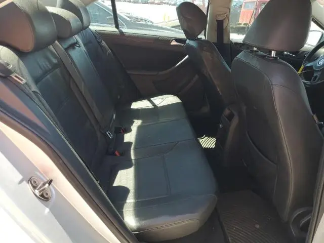 2012 VOLKSWAGEN JETTA SE  