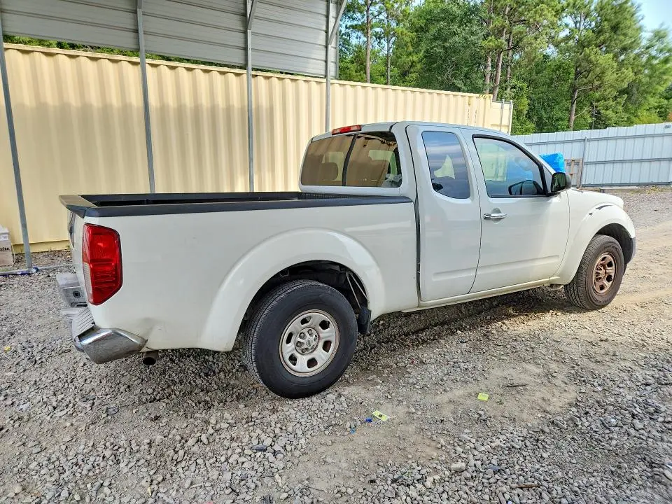 2014 NISSAN FRONTIER S  