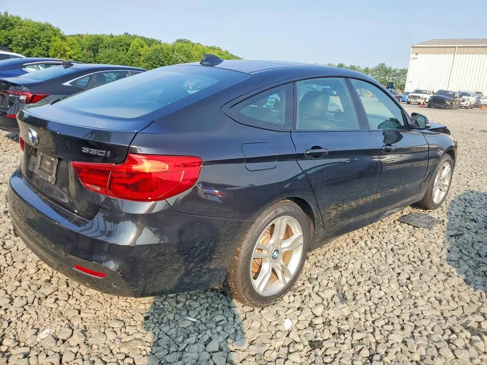2017 BMW 330 XIGT  